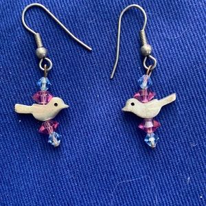 Adorable bead and birdie earrings.
